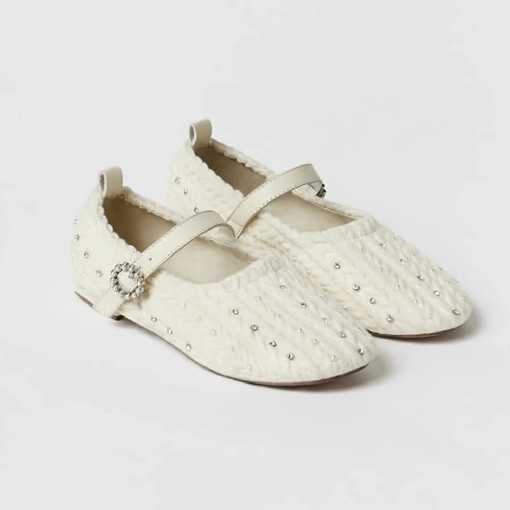 NWT. Zara Kids/Girls Knit Fabric Jewels Flat Shoes. Size 4.